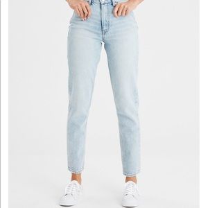 American Eagle High-Rise Mom Jeans
